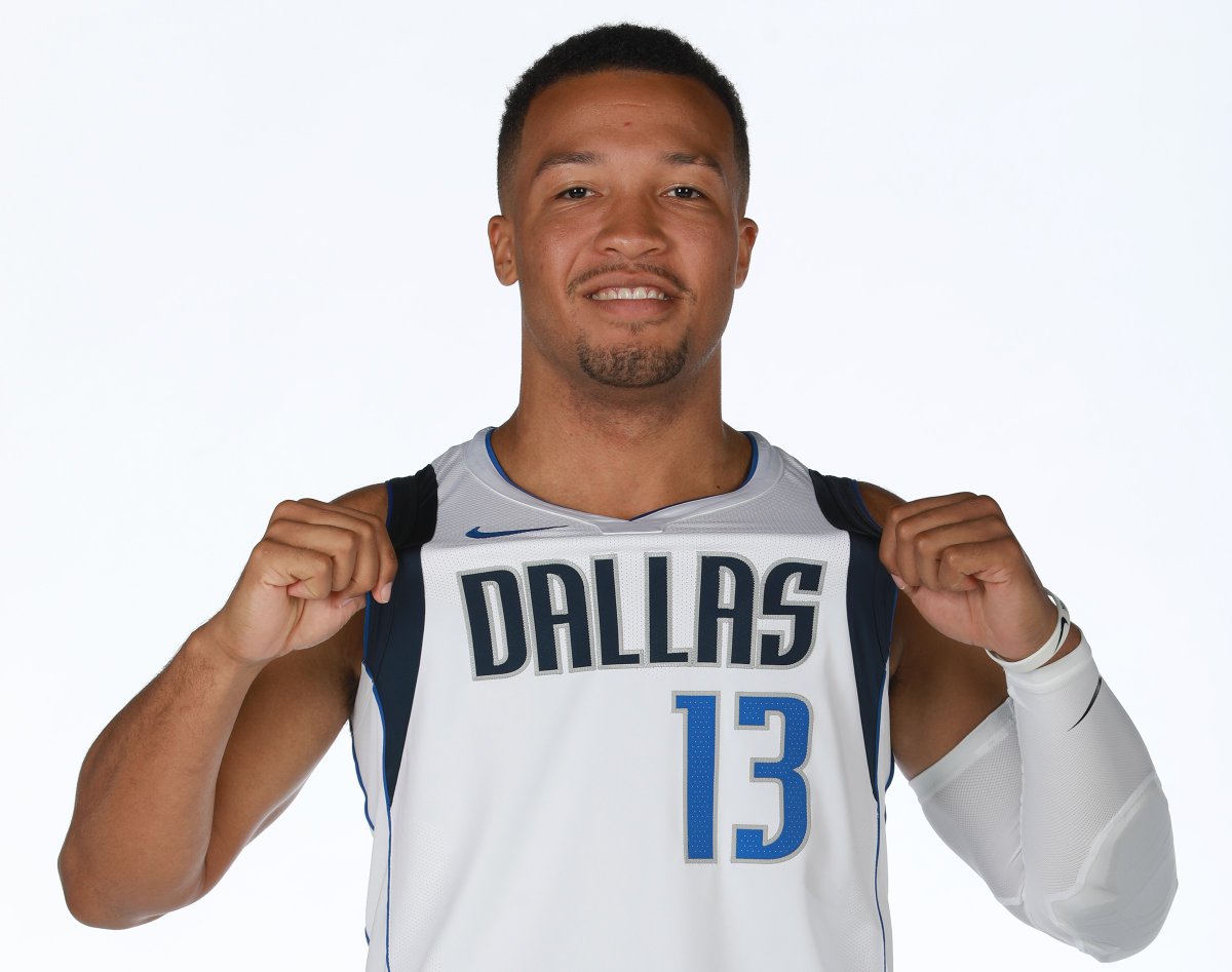 两名防守球 两名防守球