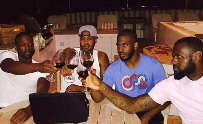 的语境下更 的语境下更